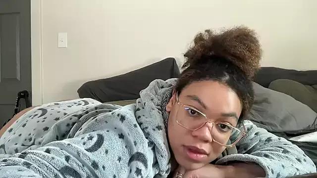 zahrabliss from StripChat is Freechat