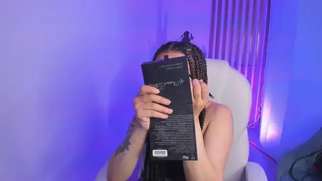 ZoeWestt from StripChat is Freechat